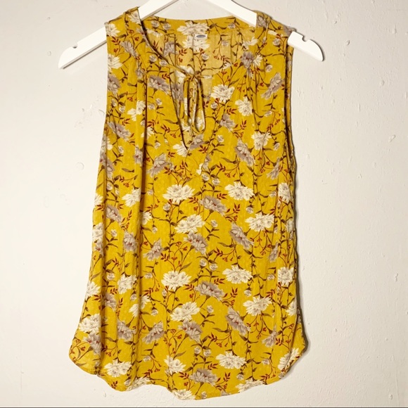 Old Navy Floral Tank Top - Picture 1 of 3